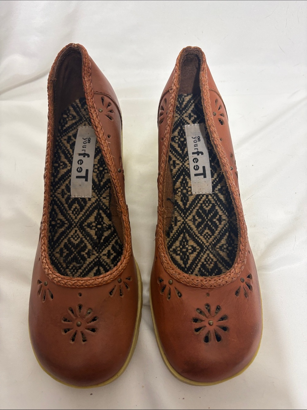 On YourFeet Women's Brown leather with floral cut outs Slip-On Flats